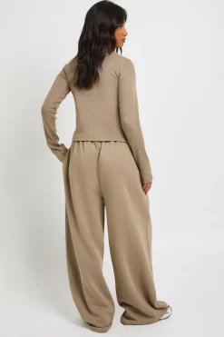 boohoo Ensemble De Jogging Petite Côtelé Avec Haut À Manches Longues Boutonné<Femme Survêtements|Survêtements