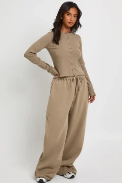 boohoo Ensemble De Jogging Petite Côtelé Avec Haut À Manches Longues Boutonné<Femme Survêtements|Survêtements
