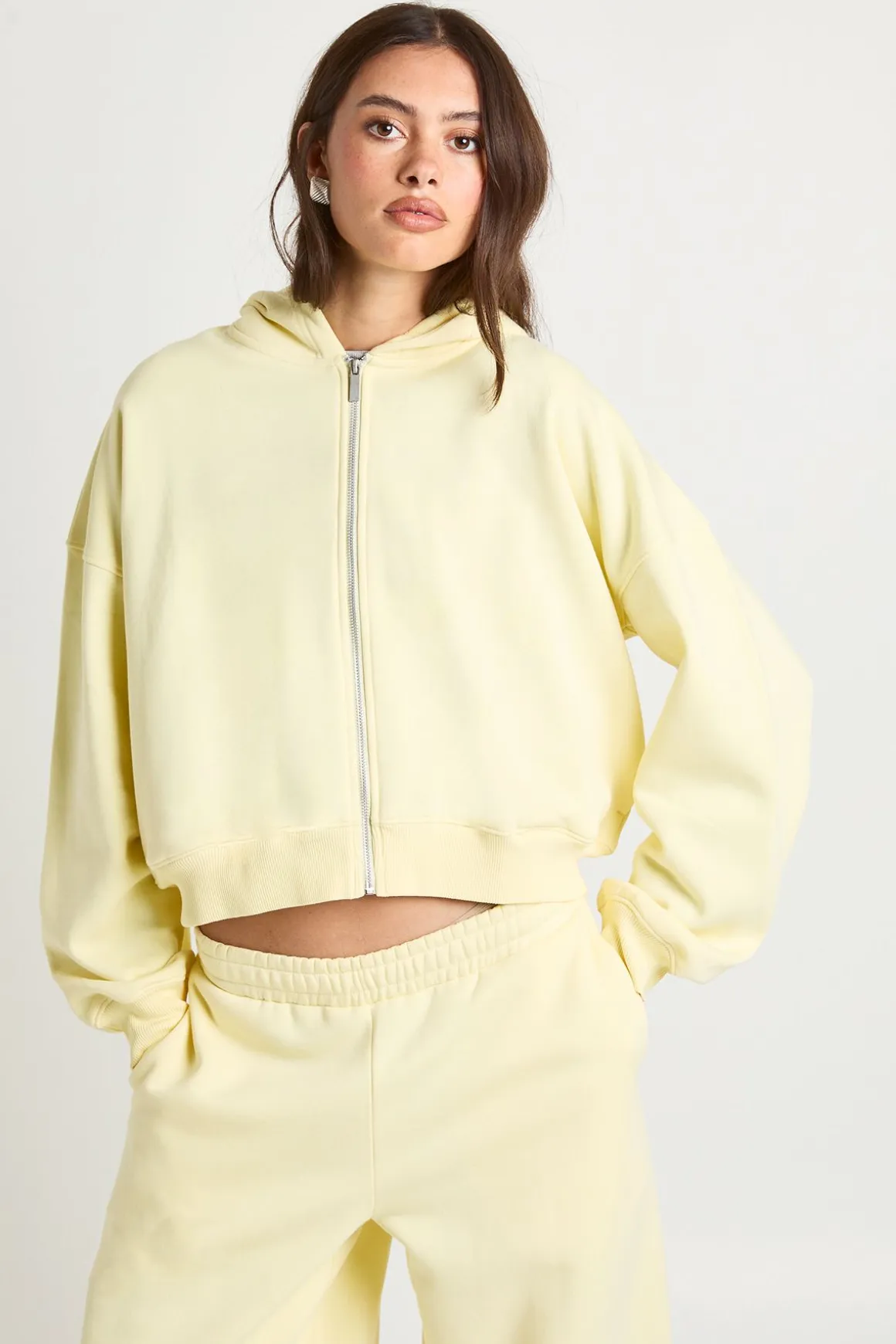Ensemble de Jogging Sweat à Casynthétiqueche Court et Pantalon Jambes Évasées