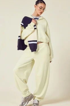 Ensemble de Jogging Sweat à Casynthétiqueche Court et Pantalon Jambes Évasées