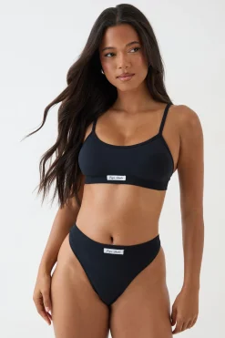Ensemble De Lingerie DSGN Studio Avec Bralette Sans Coutures À Encolure Arrondie Et String