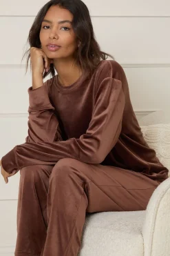 Ensemble de Nuit en Velours Coordonné
