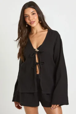 Ensemble De Plage Haut À Détail Noué Devant Et Short Coordonné