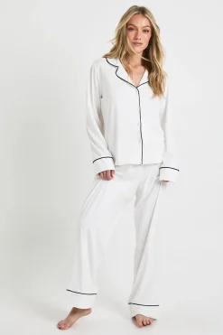 boohoo Ensemble De Pyjama Chemise À Manches Longues Et Pantalon Avec Détail De Passepoil En Jersey Petite<Femme Pyjamas