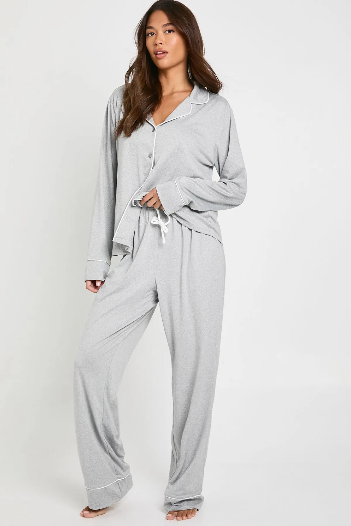 boohoo Ensemble De Pyjama Chemise À Manches Longues Et Pantalon En Jersey Avec Détails Passepoilés<Femme Pyjamas