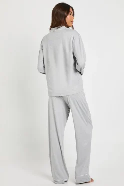 boohoo Ensemble De Pyjama Chemise À Manches Longues Et Pantalon En Jersey Avec Détails Passepoilés<Femme Pyjamas