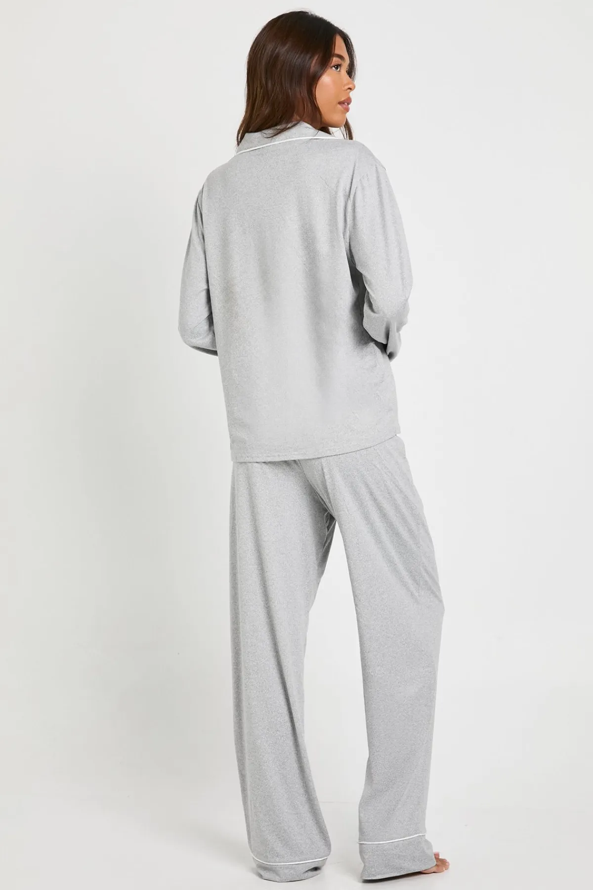 boohoo Ensemble De Pyjama Chemise À Manches Longues Et Pantalon En Jersey Avec Détails Passepoilés<Femme Pyjamas