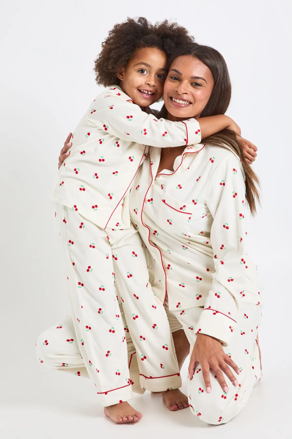 Ensemble De Pyjama Femme Assorti Famille En Polaire Avec Imprimé Cerises - Haut À Manches Longues Et Pantalon