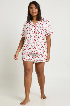 boohoo Ensemble De Pyjama Grande Taille Chemise À Manches Courtes Et Short Imprimé Cœurs Et Cerises Saint-valentin<Femme Pyjamas