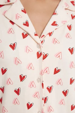 boohoo Ensemble De Pyjama À Manches Longues Et Pantalon Imprimé Cœurs<Femme Tons Neutres|Pyjamas