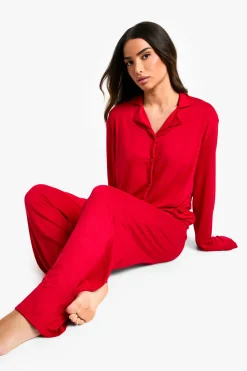 boohoo Ensemble De Pyjama Petite Avec Haut À Manches Longues Et Pantalon<Femme Pyjamas