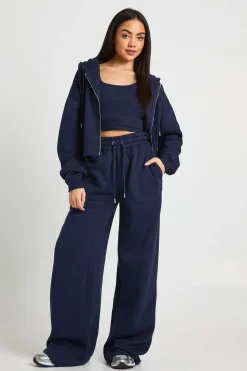 boohoo Ensemble De Survêtement À Casynthétiqueche 3 Pièces Avec Haut Court À Ourlet Profond Pour Grandes Tailles<Femme Survêtements|Survêtements