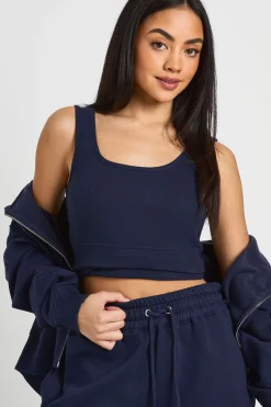 boohoo Ensemble De Survêtement À Casynthétiqueche 3 Pièces Avec Haut Court À Ourlet Profond Pour Grandes Tailles<Femme Survêtements|Survêtements