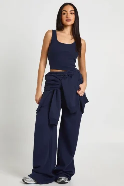 boohoo Ensemble De Survêtement À Casynthétiqueche 3 Pièces Avec Haut Court À Ourlet Profond Pour Grandes Tailles<Femme Survêtements|Survêtements