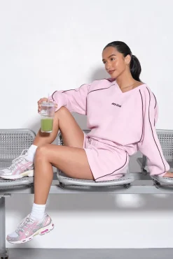 boohoo Ensemble De Survêtement Court Brodé Ath Club À Col En V Avec Passepoil<Femme Survêtements|Survêtements