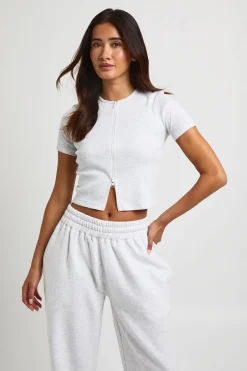 Ensemble De Survêtement Côtelé Avec Haut Court Zippé À Manches Courtes Et Pantalon De Jogging