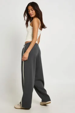 Ensemble De Survêtement Débardeur À Bretelles Et Pantalon Jogger Rayé