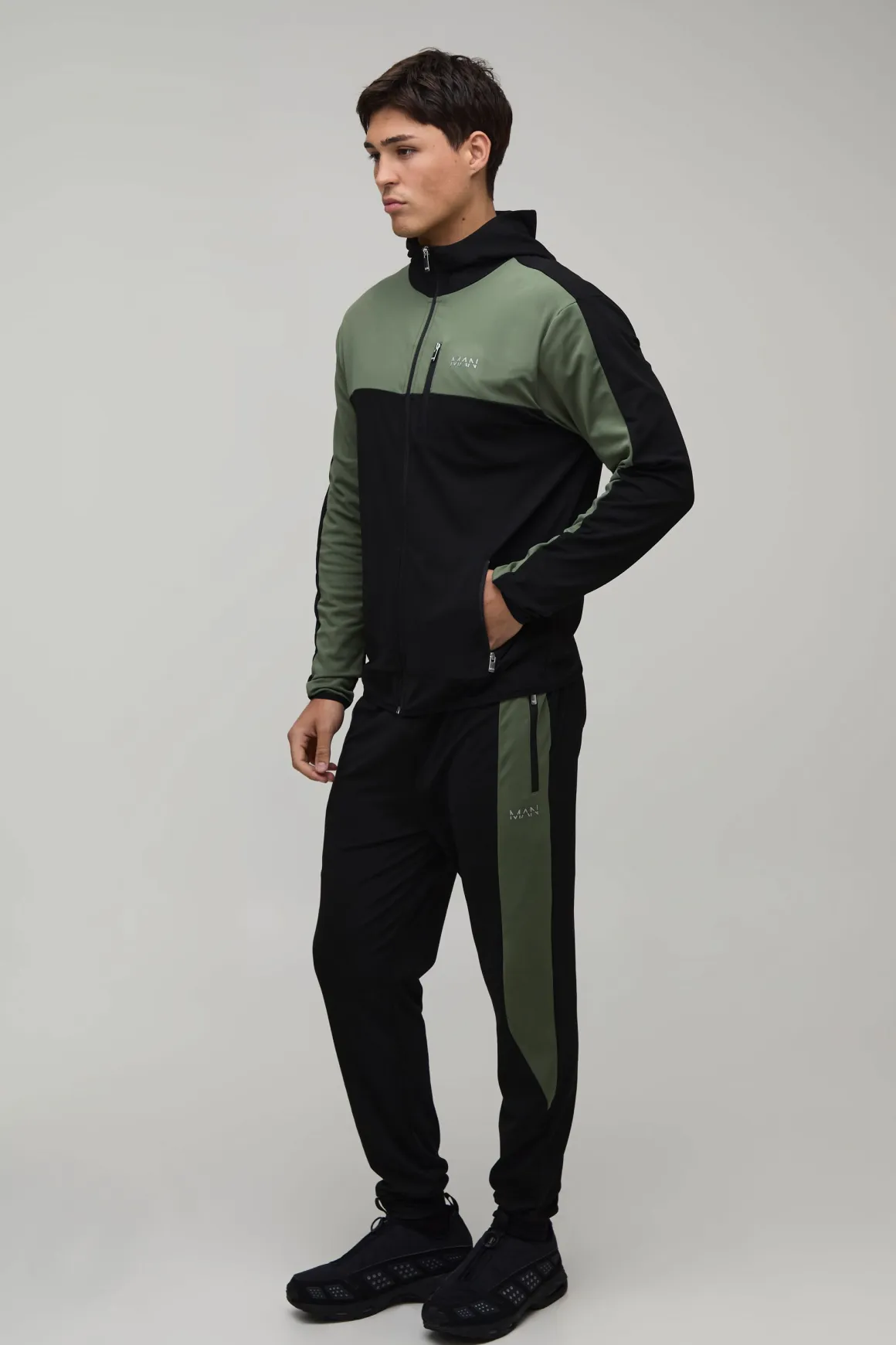 Ensemble De Survêtement Homme Coupe Régulière À Casynthétiqueche Col Montant Avec Blocs De Couleur Active