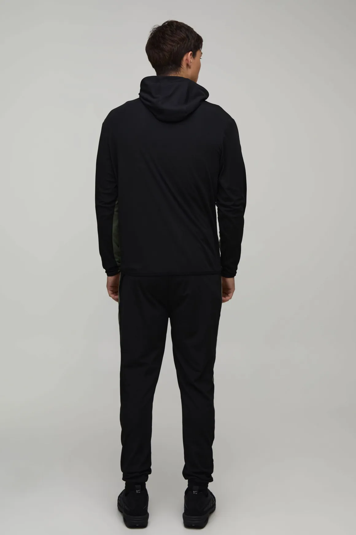 Ensemble De Survêtement Homme Coupe Régulière À Casynthétiqueche Col Montant Avec Blocs De Couleur Active