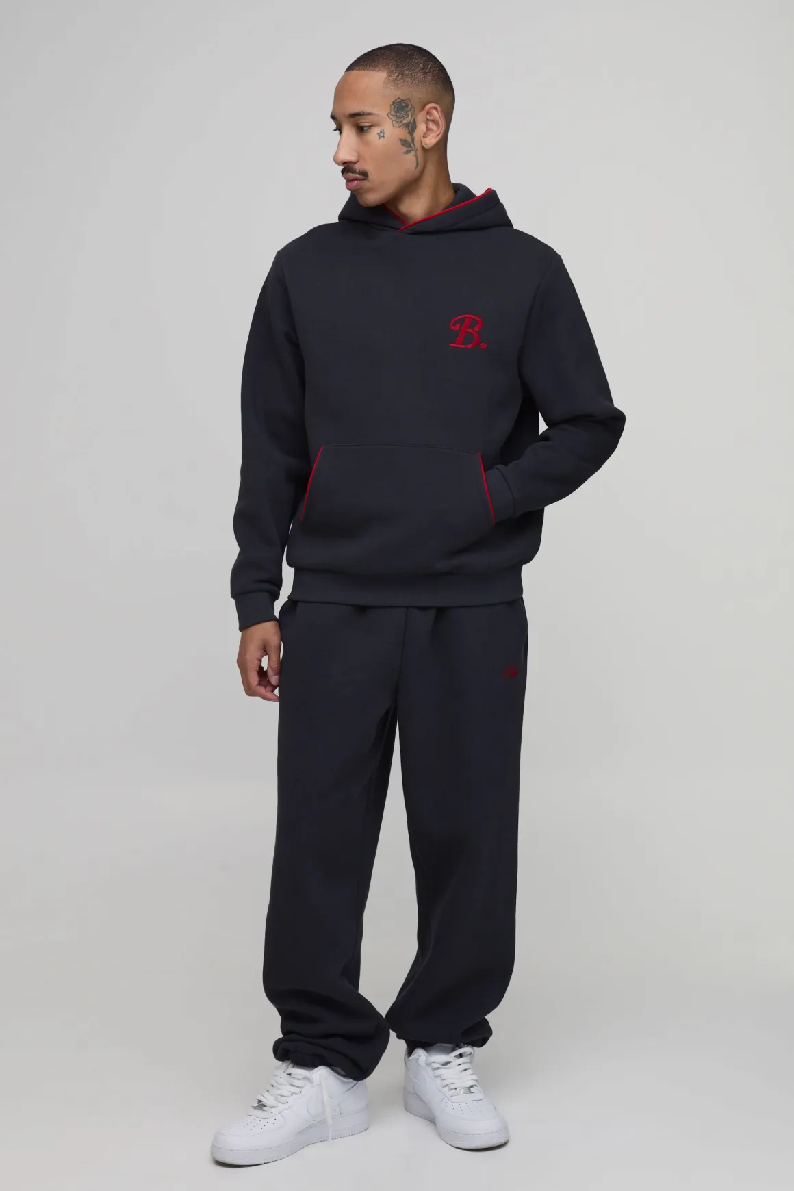 Ensemble De Survêtement Hoodie Brodé B Avec Passepoil Et Jogger Oversize Coupe Regular