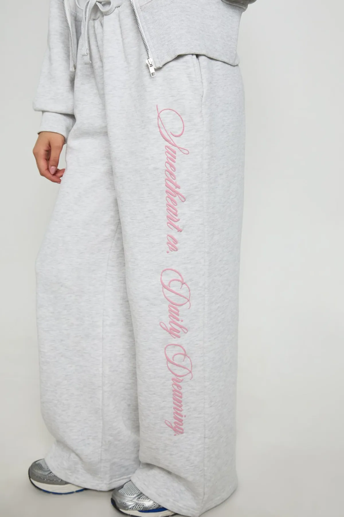 boohoo Ensemble De Survêtement Sweat À Casynthétiqueche Ajusté Zippé Et Jogger Imprimé Cœurs<Femme Survêtements|Survêtements