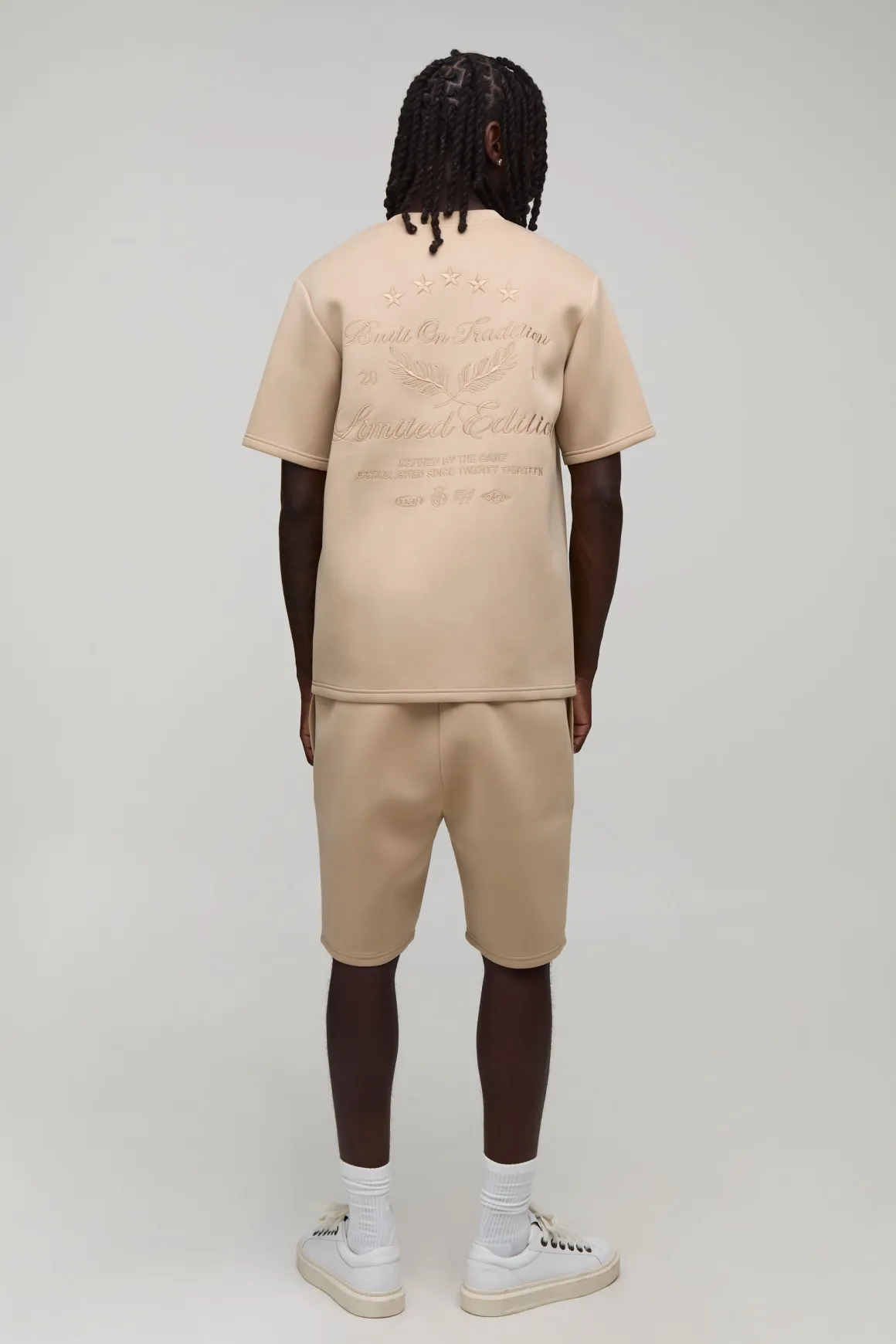 Ensemble Édition Limitée T-shirt Brodé Coupe Regular En Scuba Contrecollé & Short Slim À Pinces