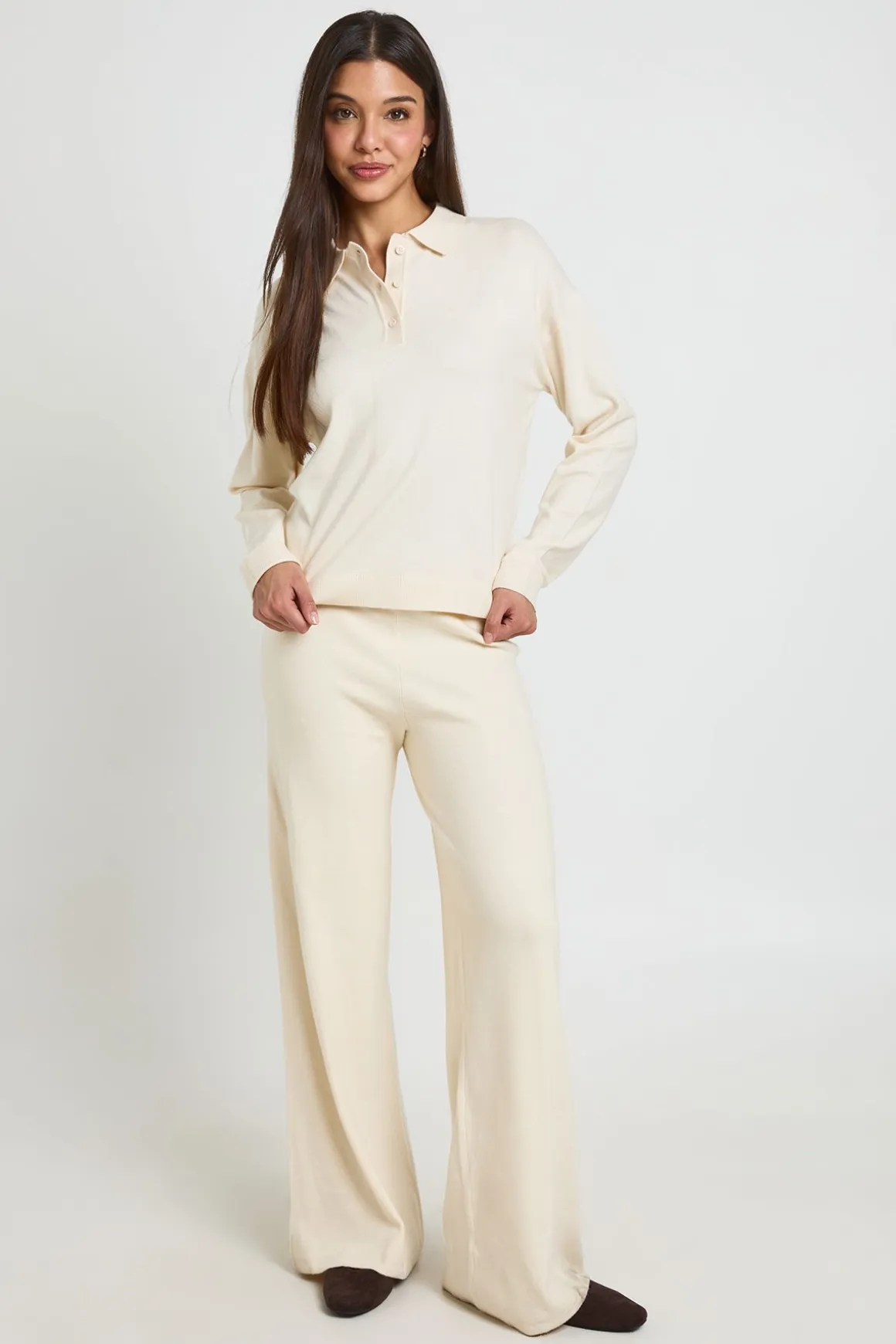 Ensemble En Maille Haut Boutonné À Col Et Pantalon Large