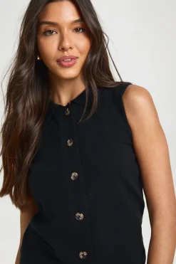 Ensemble Gilet Sans Manches À Col Et Short En Maille