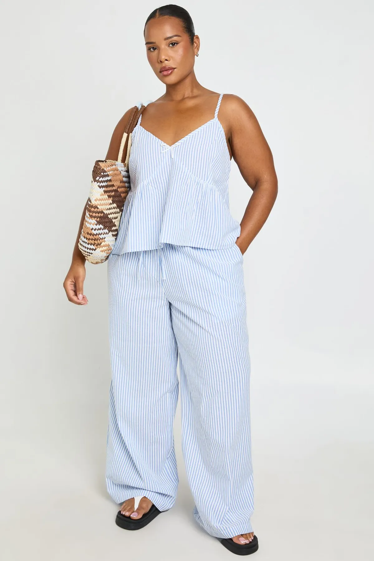 boohoo Ensemble Grande Taille Caraco À Bretelles Avec Nœud Vichy Et Pantalon Large Assorti<Femme Ensembles