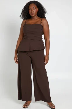 Ensemble Grande Taille Haut Asymétrique Froncé À Détails Perlés Et Pantalon Large En Bengaline