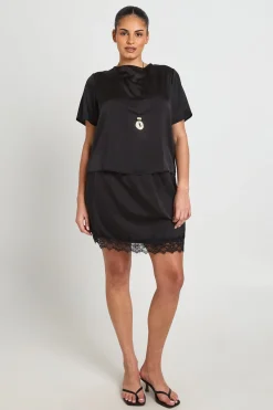 boohoo Ensemble Grande Taille T-shirt Satiné Oversize Et Mini-jupe En Dentelle<Femme Satin Et Dentelle|Ensembles