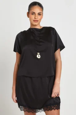 boohoo Ensemble Grande Taille T-shirt Satiné Oversize Et Mini-jupe En Dentelle<Femme Satin Et Dentelle|Ensembles