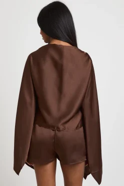 Ensemble Haut Cape Et Short Évasé En Satin