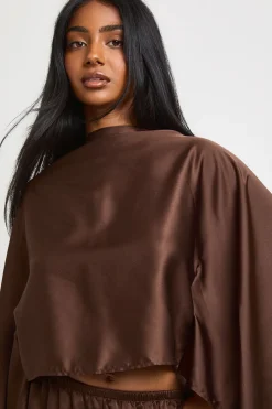 Ensemble Haut Cape Et Short Évasé En Satin