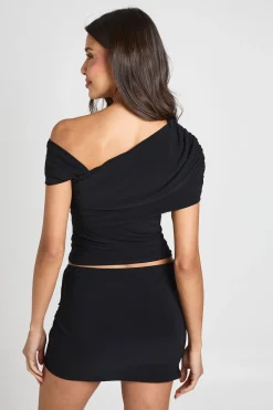 Ensemble Haut À Détail D'épaule Froncé Et Jupe Mini En Tissu Soyeux