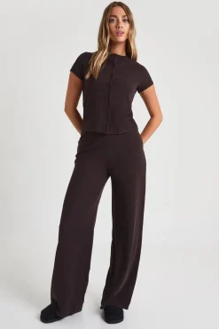 boohoo Ensemble haut à manches cap en côte froissée à fermeture boutonnée et pantalon<Femme Looks Chocolat|Ensembles