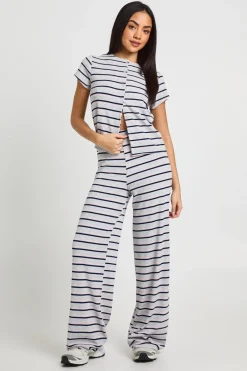 boohoo Ensemble Haut À Manches Courtes Boutonné Et Pantalon En Côtes Rayées<Femme Ensembles