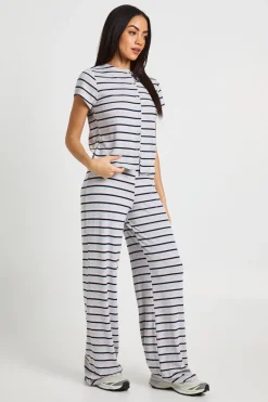 boohoo Ensemble Haut À Manches Courtes Boutonné Et Pantalon En Côtes Rayées<Femme Ensembles