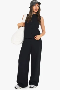 boohoo Ensemble haut sans manches et pantalon boutonné en côtes froissées<Femme Ensembles