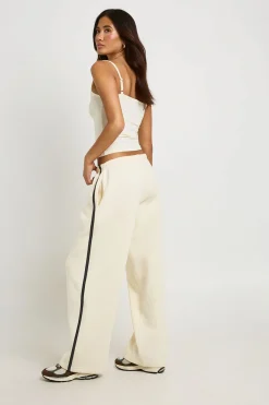 boohoo Ensemble Jogging Haut Caraco À Bretelles Et Pantalon Rayé<Femme Survêtements|Survêtements