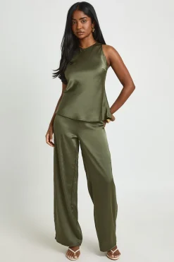 Ensemble Pantalon Large En Satin Avec Haut Dos Nageur