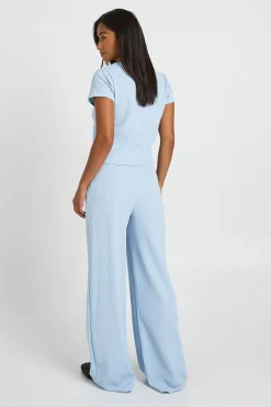 Ensemble Petite Haut À Manches Courtes Avec Boutons Et Pantalon En Côtes Froissées