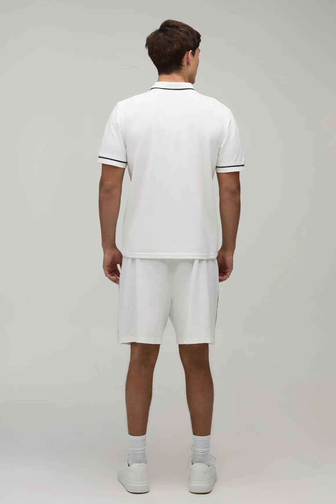 Ensemble Polo Boxy Coupe Regular À Patte Dissimulée Avec Passepoil Contrasté Et Short Coupe Regular En Piqué