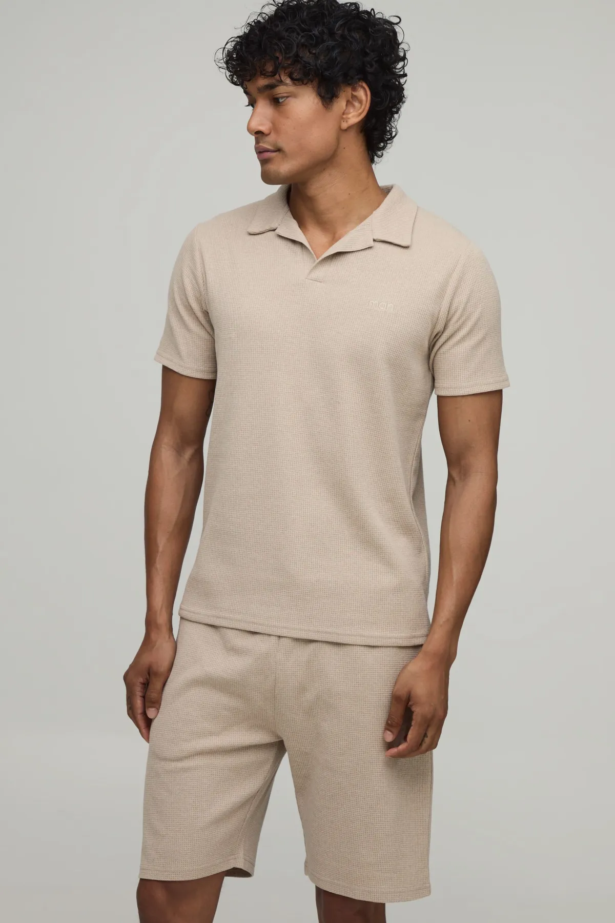 boohooMAN Ensemble Polo Col Ouvert Et Short En Tissu Gaufré Coupe Ajustée Pour Homme<Homme Ensembles|Survêtements