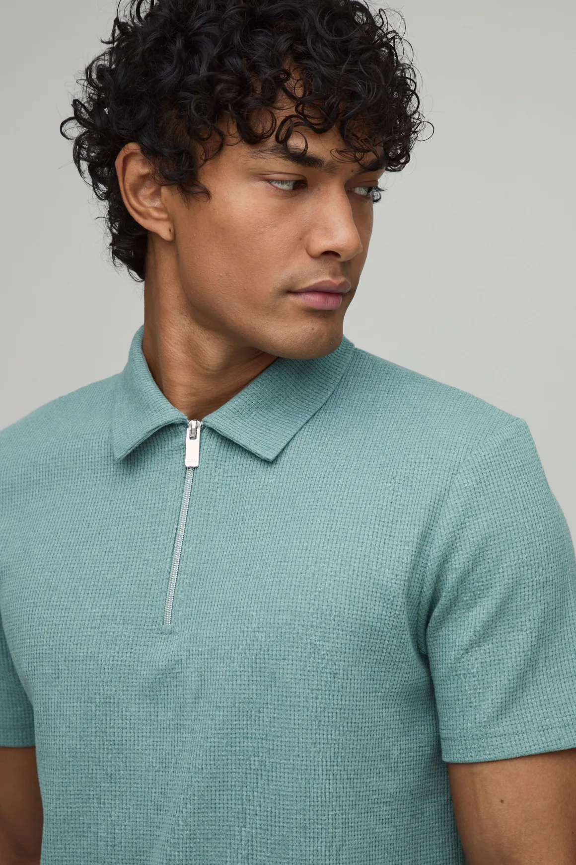 Ensemble Polo Et Short Ajusté En Tissu Gaufré