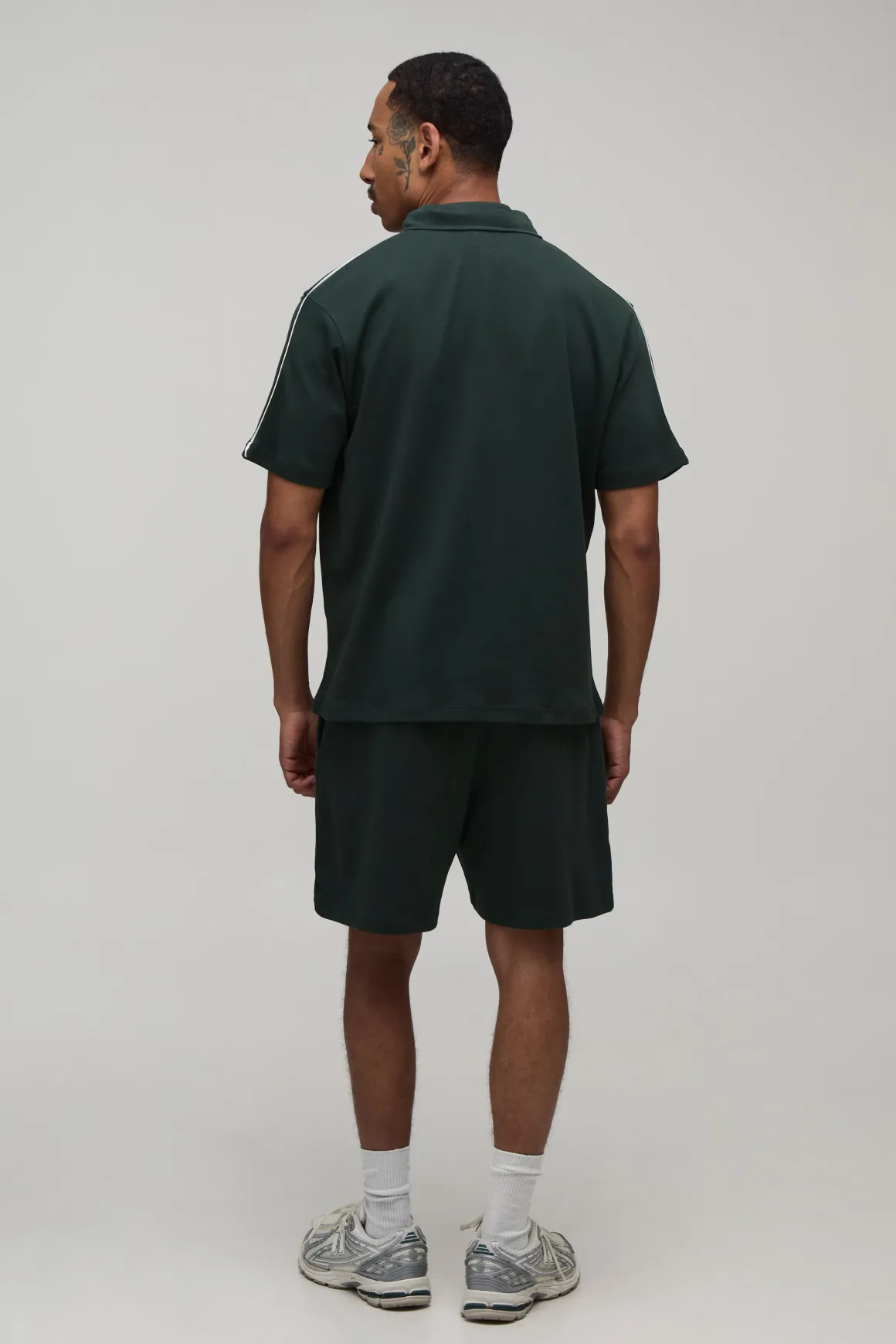 Ensemble Polo Et Short À Manches Courtes Oversize Ample Avec Passepoil Contrastant Et Broderie