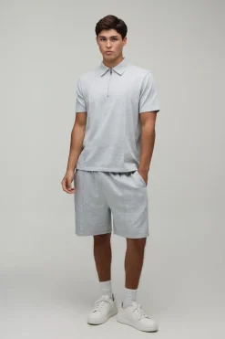 Ensemble Polo À Zip 1/4 Coupe Regular Avec Détails De Coutures Et Short Regular