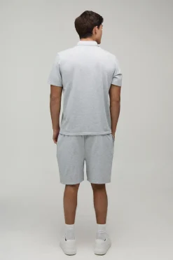 Ensemble Polo À Zip 1/4 Coupe Regular Avec Détails De Coutures Et Short Regular