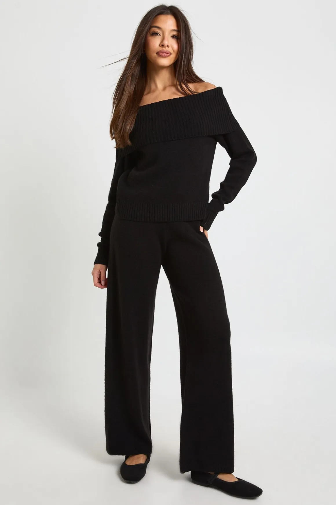 Ensemble pull Bardot tricoté épais et pantalon à jambe droite