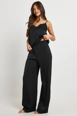 Ensemble pyjama camisole et pantalon avec finition en dentelle à effet cils
